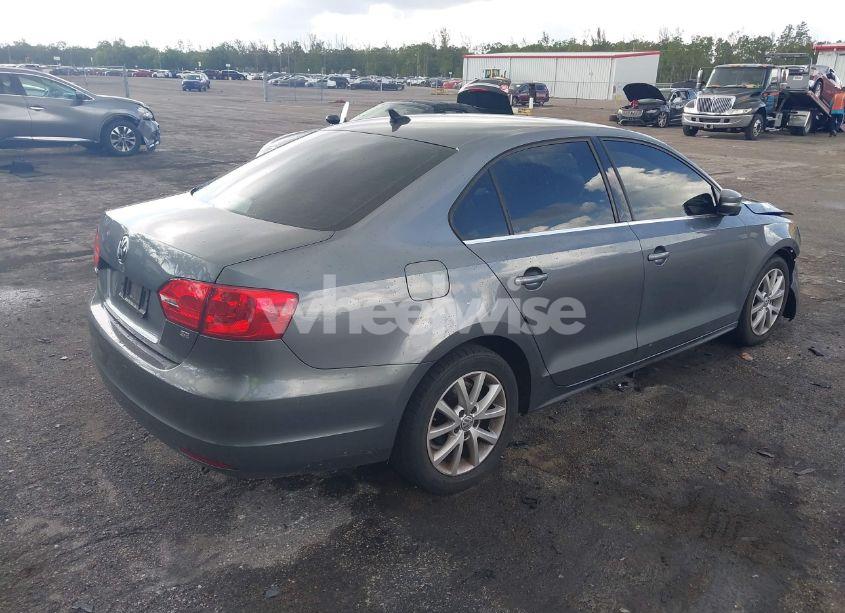 Photo 4 of 2014 Volkswagen Jetta 1.8T SE (VIN 3VWD07AJ9EM277085)