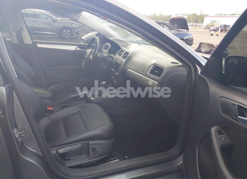 Photo 5 of 2014 Volkswagen Jetta 1.8T SE (VIN 3VWD07AJ9EM277085)