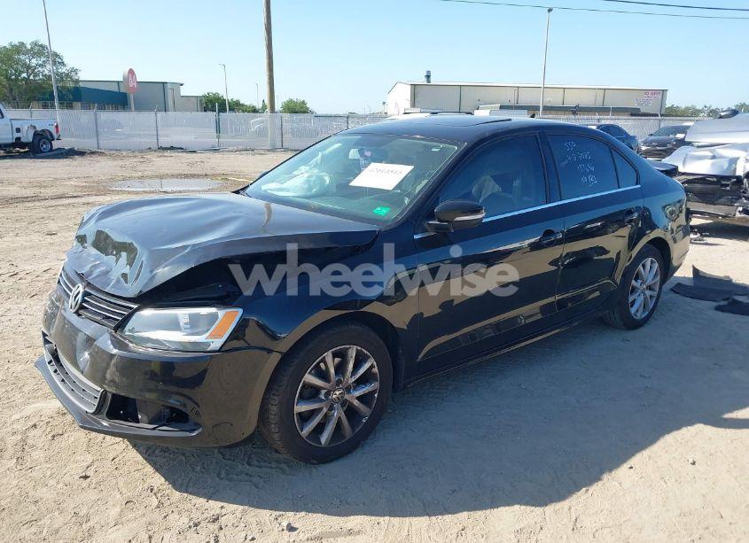 Photo 2 of 2014 Volkswagen Jetta 1.8T SE (VIN 3VWD07AJ9EM404238)