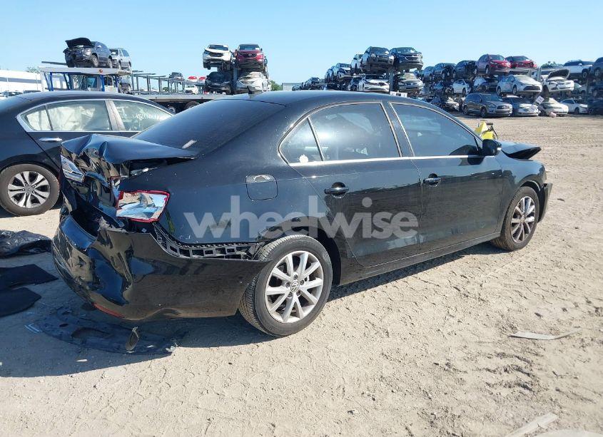 Photo 4 of 2014 Volkswagen Jetta 1.8T SE (VIN 3VWD07AJ9EM404238)