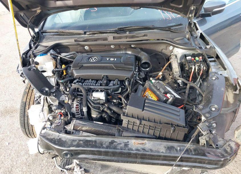 Photo 10 of 2015 Volkswagen Jetta 1.8T SE (VIN 3VWD07AJ9FM306554)