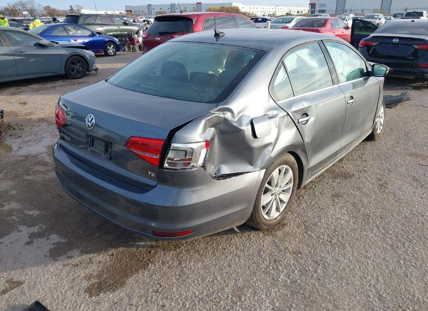 Photo 4 of 2015 Volkswagen Jetta 1.8T SE (VIN 3VWD07AJ9FM306554)