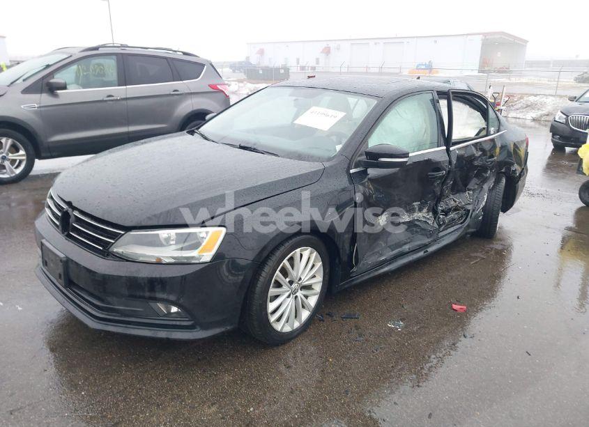 Photo 2 of 2015 Volkswagen Jetta 1.8T SE (VIN 3VWD07AJ9FM307302)