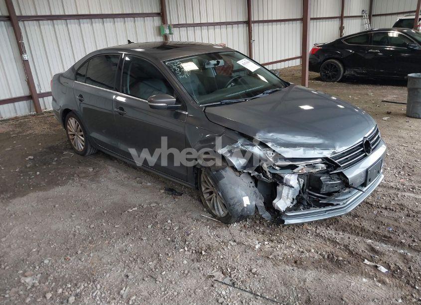 2015 Volkswagen Jetta 1.8T SE (VIN 3VWD07AJ9FM310300) main photo