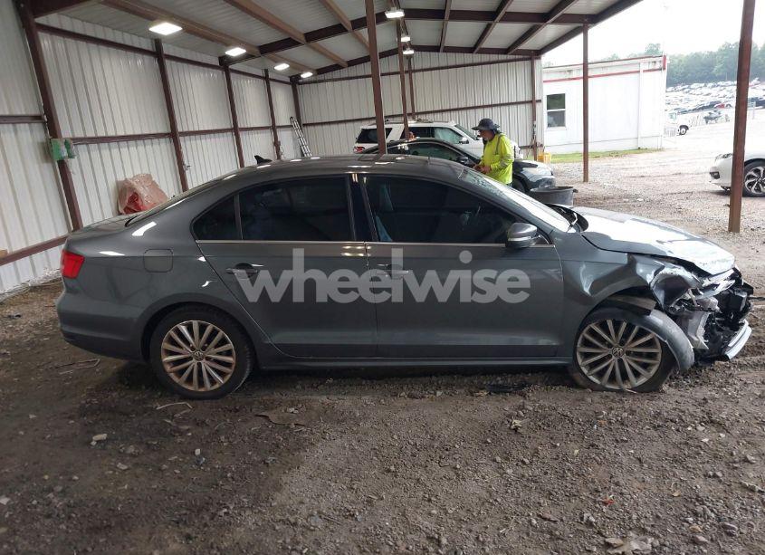 Photo 13 of 2015 Volkswagen Jetta 1.8T SE (VIN 3VWD07AJ9FM310300)