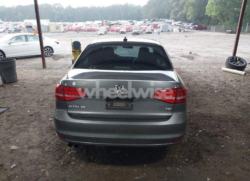 Photo 16 of 2015 Volkswagen Jetta 1.8T SE (VIN 3VWD07AJ9FM310300)