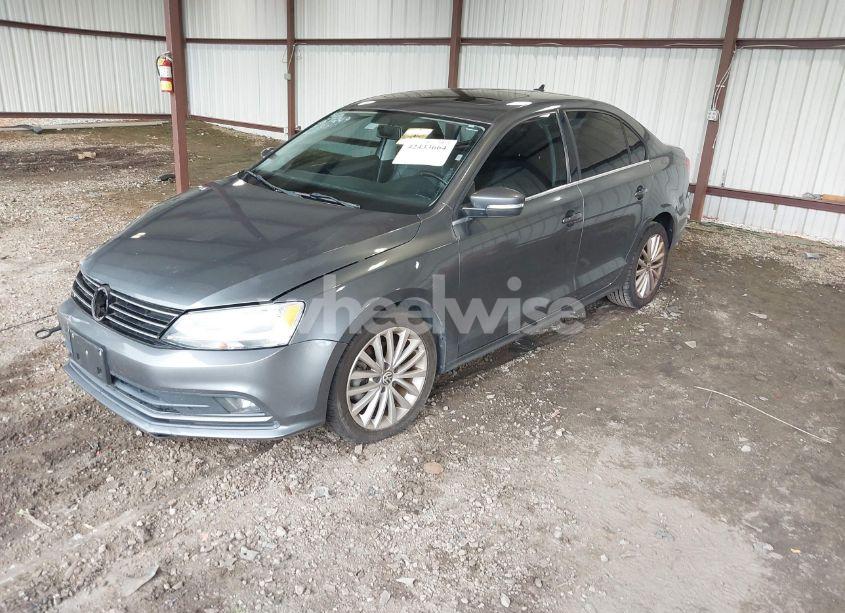 Photo 2 of 2015 Volkswagen Jetta 1.8T SE (VIN 3VWD07AJ9FM310300)