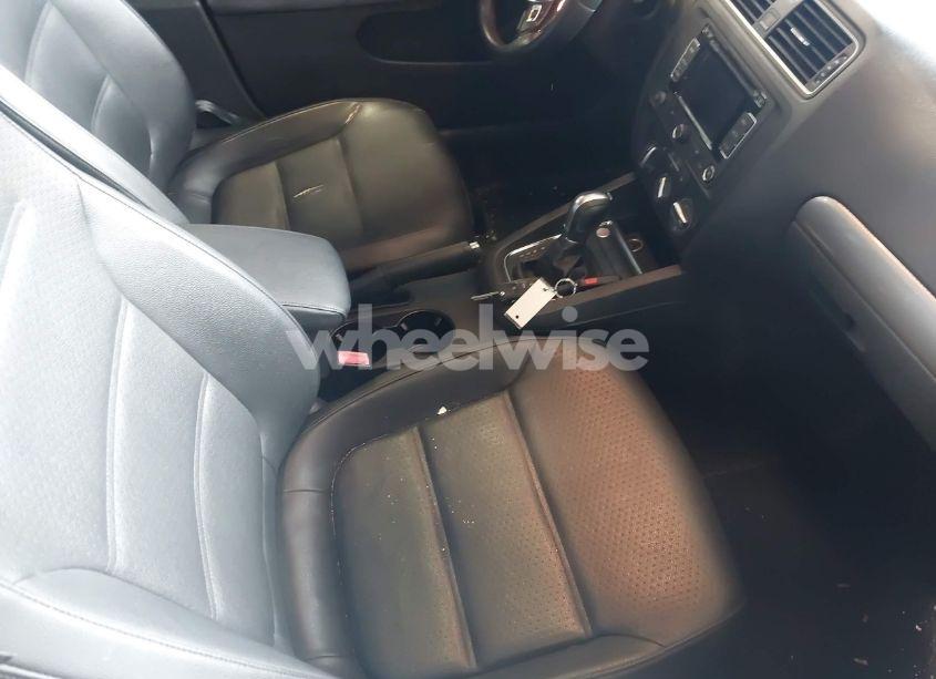 Photo 5 of 2015 Volkswagen Jetta 1.8T SE (VIN 3VWD07AJ9FM310300)