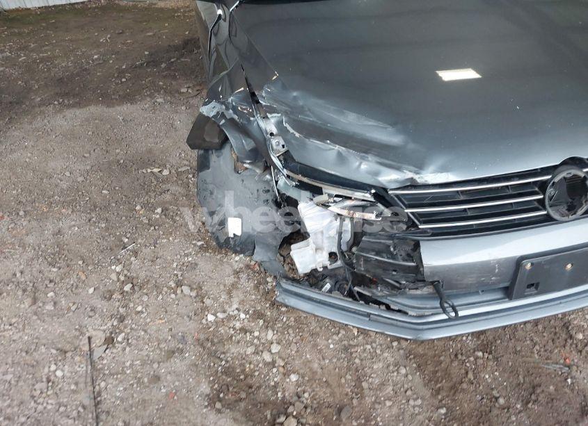 Photo 6 of 2015 Volkswagen Jetta 1.8T SE (VIN 3VWD07AJ9FM310300)