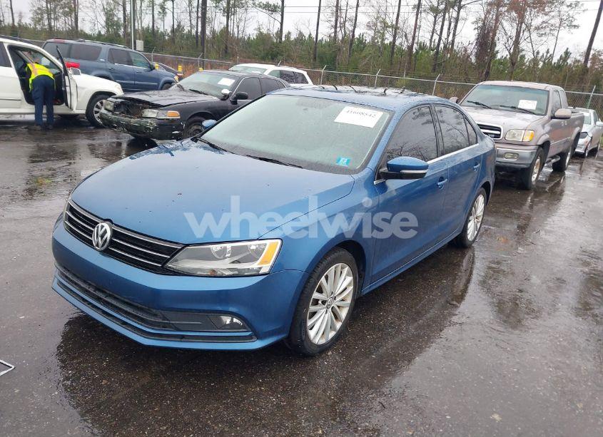 Photo 2 of 2015 Volkswagen Jetta 1.8T SE (VIN 3VWD07AJ9FM329266)