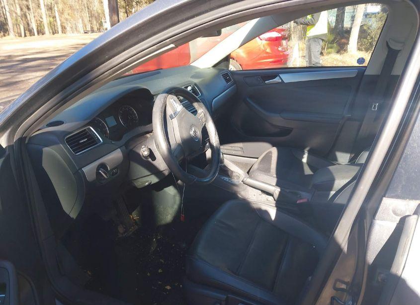 Photo 5 of 2014 Volkswagen Jetta 1.8T SE (VIN 3VWD07AJXEM290847)