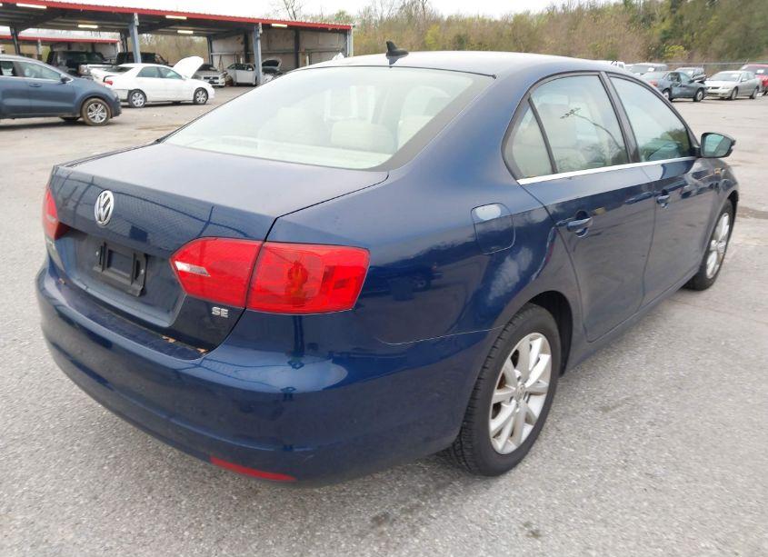 Photo 4 of 2014 Volkswagen Jetta 1.8T SE (VIN 3VWD07AJXEM427317)