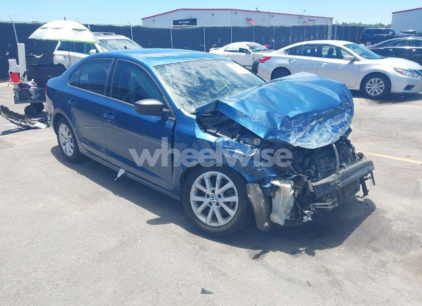 2015 Volkswagen Jetta 1.8T SE (VIN 3VWD07AJXFM285827) main photo