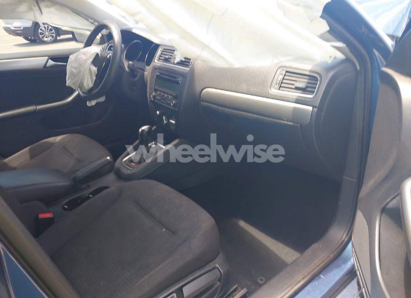 Photo 5 of 2015 Volkswagen Jetta 1.8T SE (VIN 3VWD07AJXFM285827)