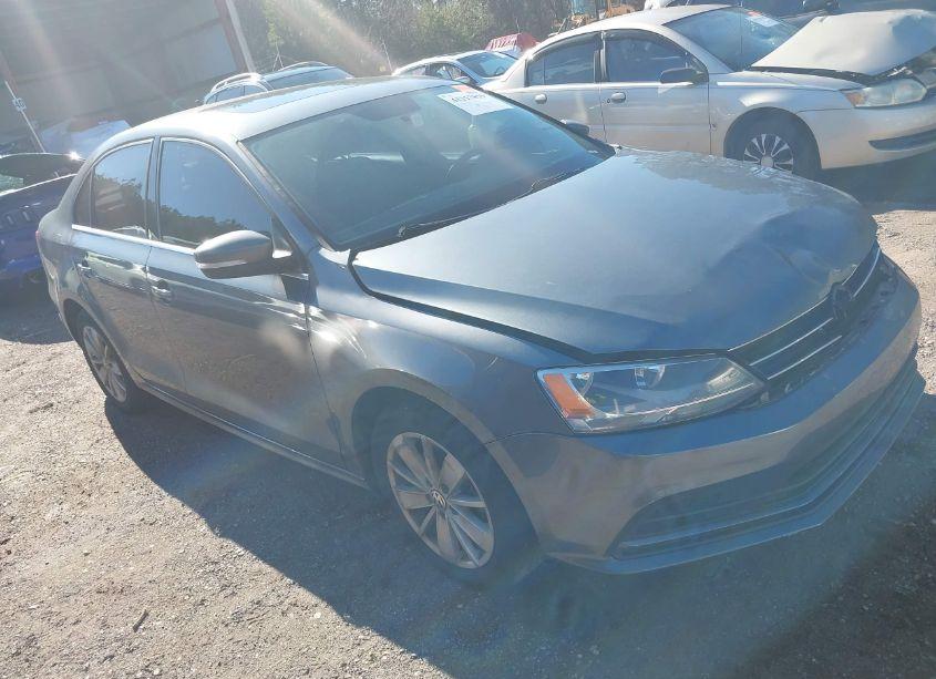 2015 Volkswagen Jetta 1.8T SE (VIN 3VWD07AJXFM286461) main photo