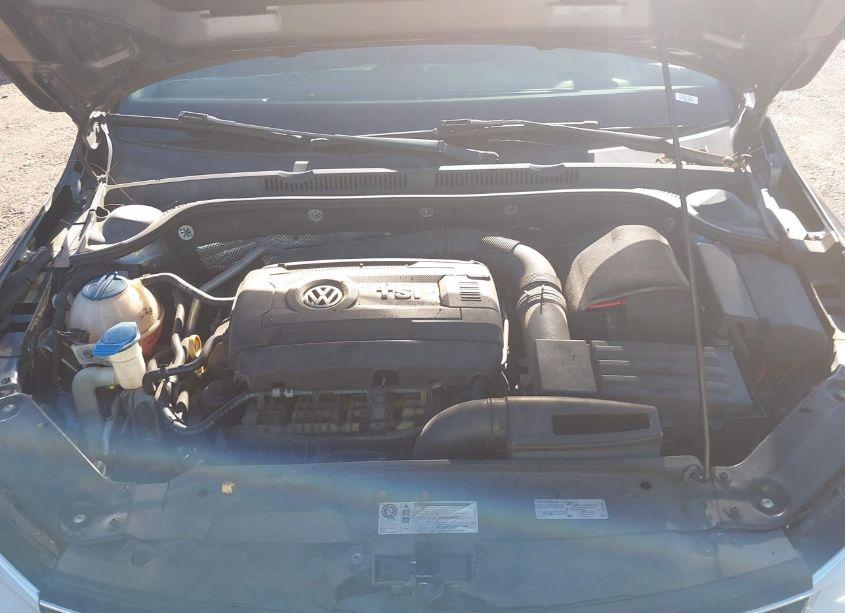 Photo 10 of 2015 Volkswagen Jetta 1.8T SE (VIN 3VWD07AJXFM286461)