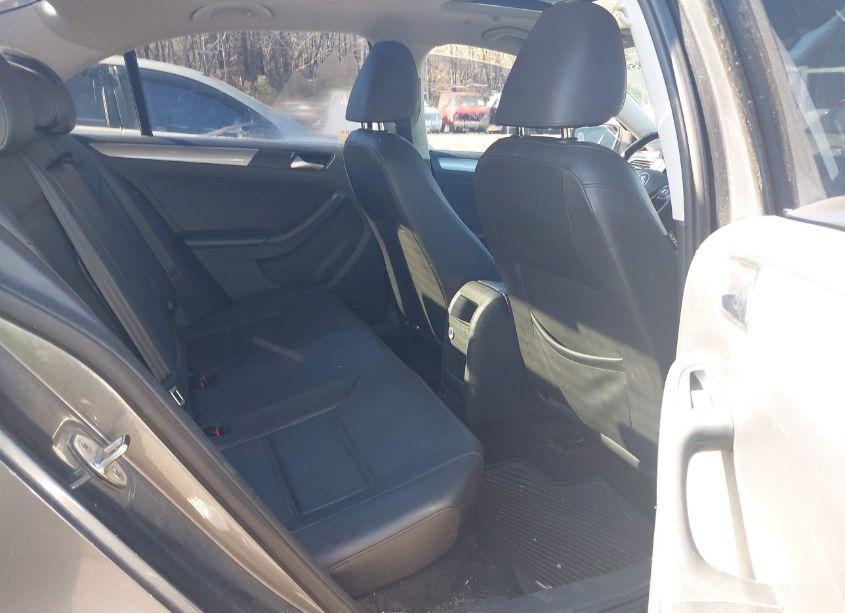 Photo 8 of 2015 Volkswagen Jetta 1.8T SE (VIN 3VWD07AJXFM286461)