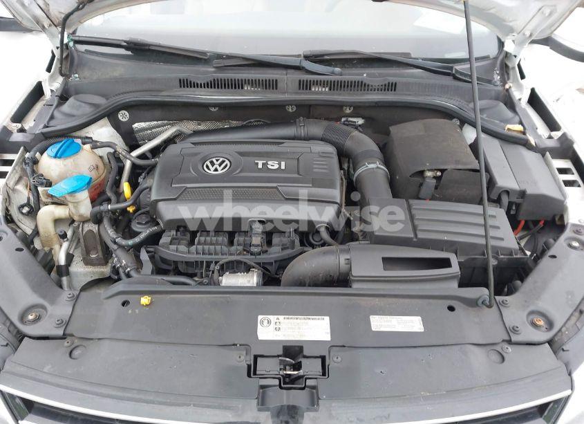 Photo 10 of 2015 Volkswagen Jetta 1.8T SE (VIN 3VWD07AJXFM324240)