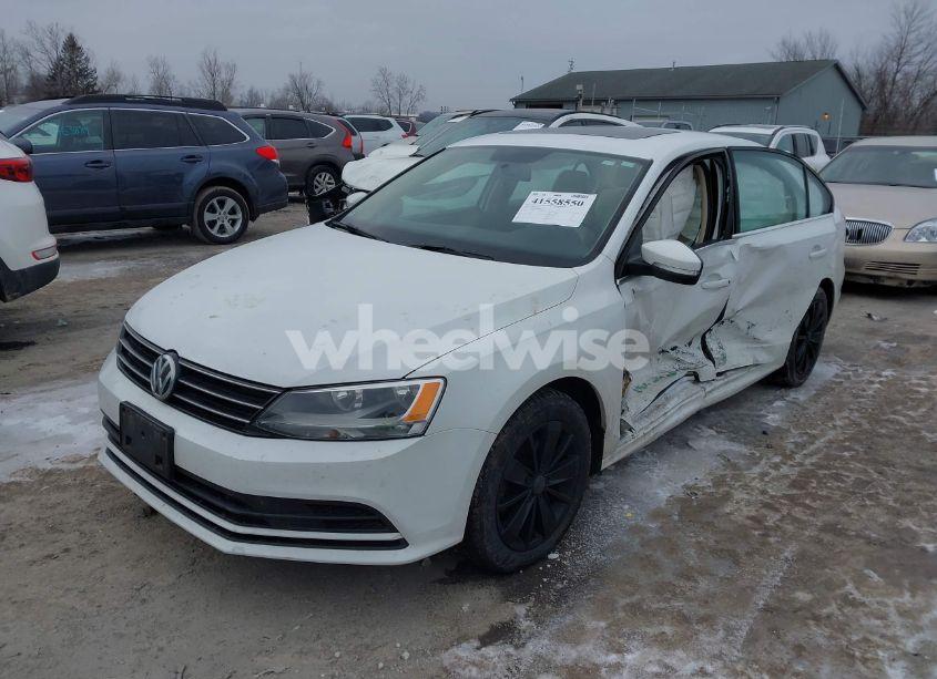 Photo 2 of 2015 Volkswagen Jetta 1.8T SE (VIN 3VWD07AJXFM324240)