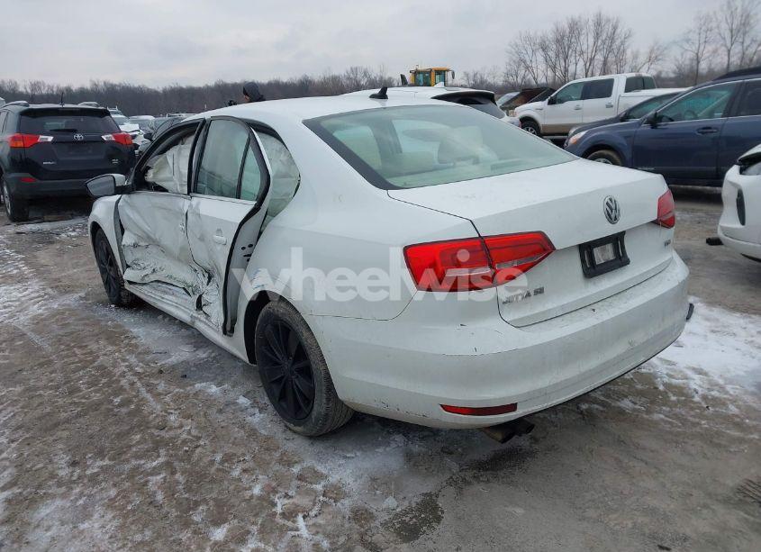 Photo 3 of 2015 Volkswagen Jetta 1.8T SE (VIN 3VWD07AJXFM324240)
