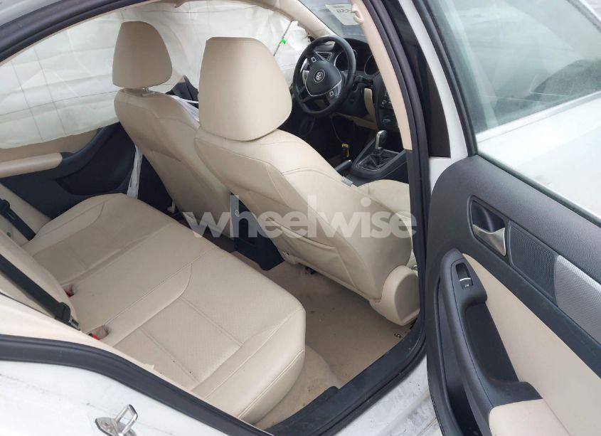 Photo 8 of 2015 Volkswagen Jetta 1.8T SE (VIN 3VWD07AJXFM324240)