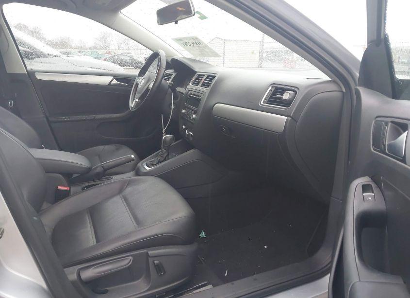 Photo 5 of 2014 Volkswagen Jetta 1.8T SE (VIN 3VWD17AJ0EM218603)