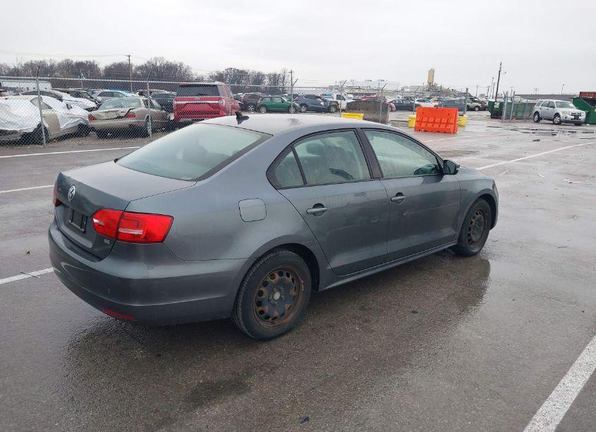 Photo 4 of 2014 Volkswagen Jetta 1.8T SE (VIN 3VWD17AJ0EM229763)