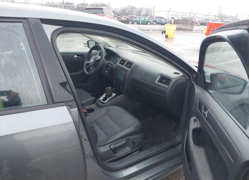 Photo 5 of 2014 Volkswagen Jetta 1.8T SE (VIN 3VWD17AJ0EM229763)