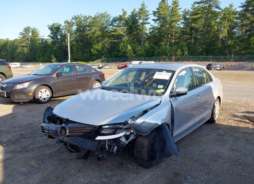 Photo 2 of 2014 Volkswagen Jetta 1.8T SE (VIN 3VWD17AJ0EM257532)