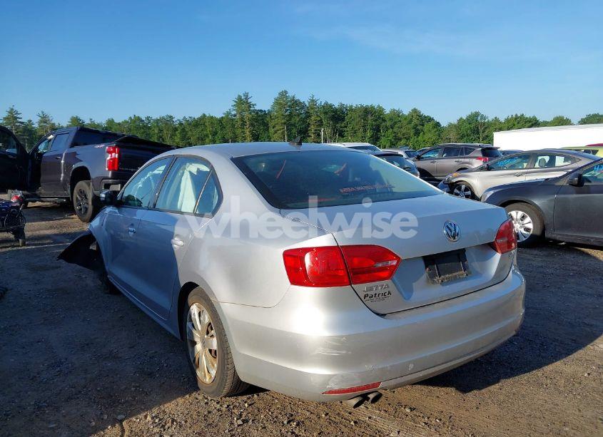 Photo 3 of 2014 Volkswagen Jetta 1.8T SE (VIN 3VWD17AJ0EM257532)