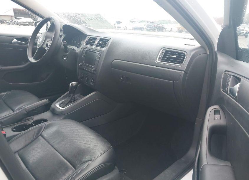 Photo 5 of 2014 Volkswagen Jetta 1.8T SE (VIN 3VWD17AJ0EM265694)