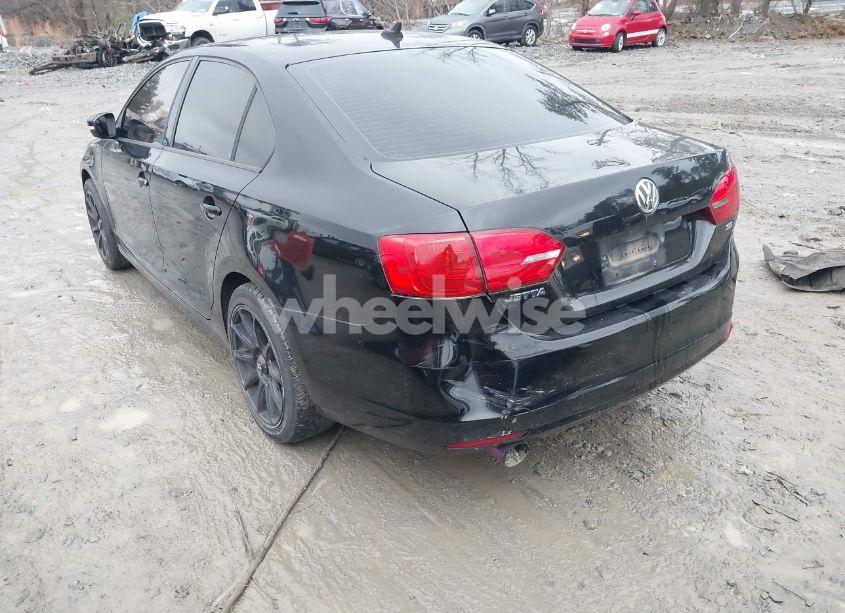 Photo 3 of 2014 Volkswagen Jetta 1.8T SE (VIN 3VWD17AJ0EM302713)