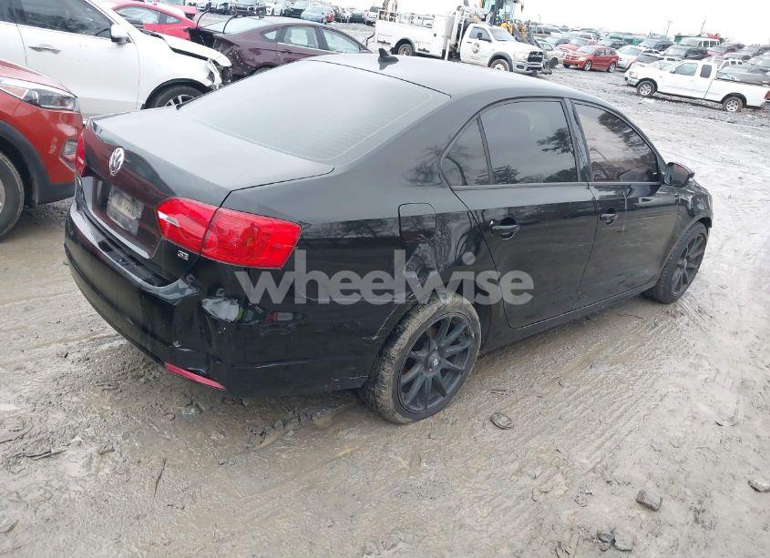 Photo 4 of 2014 Volkswagen Jetta 1.8T SE (VIN 3VWD17AJ0EM302713)