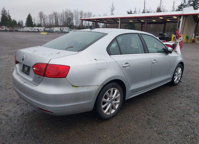 Photo 4 of 2014 Volkswagen Jetta 1.8T SE (VIN 3VWD17AJ0EM328034)