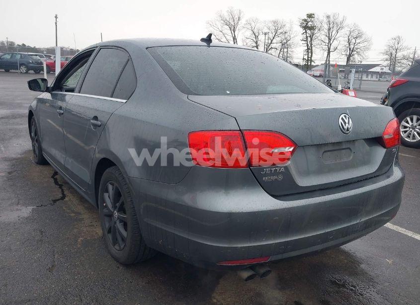 Photo 3 of 2014 Volkswagen Jetta SEDAN (VIN 3VWD17AJ0EM372082)