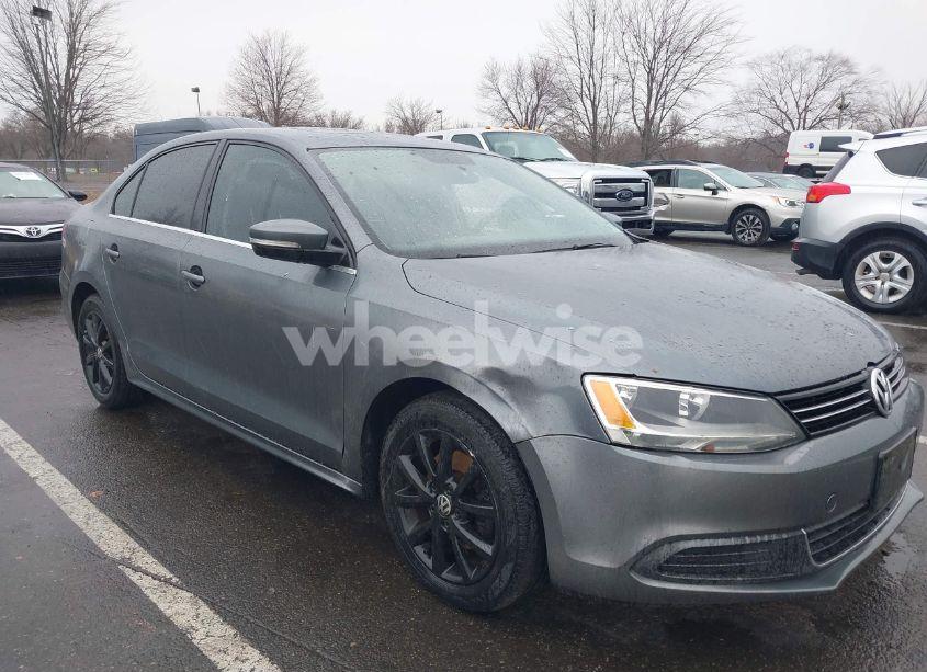 Photo 6 of 2014 Volkswagen Jetta SEDAN (VIN 3VWD17AJ0EM372082)