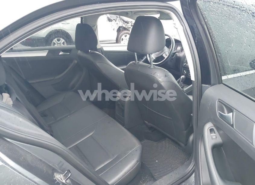 Photo 8 of 2014 Volkswagen Jetta SEDAN (VIN 3VWD17AJ0EM372082)