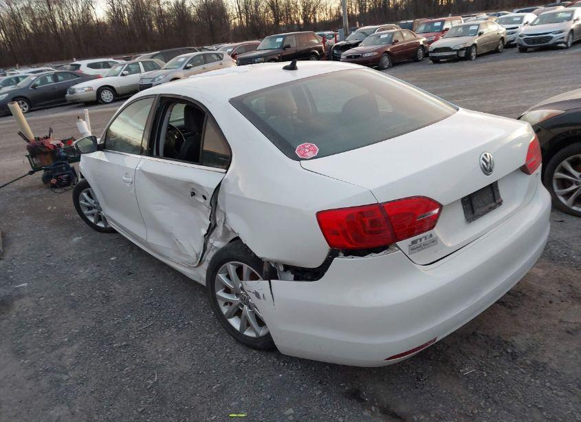 Photo 3 of 2014 Volkswagen Jetta 1.8T SE (VIN 3VWD17AJ0EM374074)