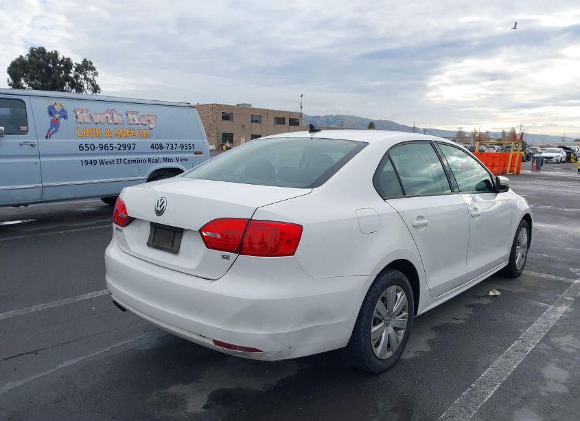 Photo 4 of 2014 Volkswagen Jetta 1.8T SE (VIN 3VWD17AJ0EM382188)