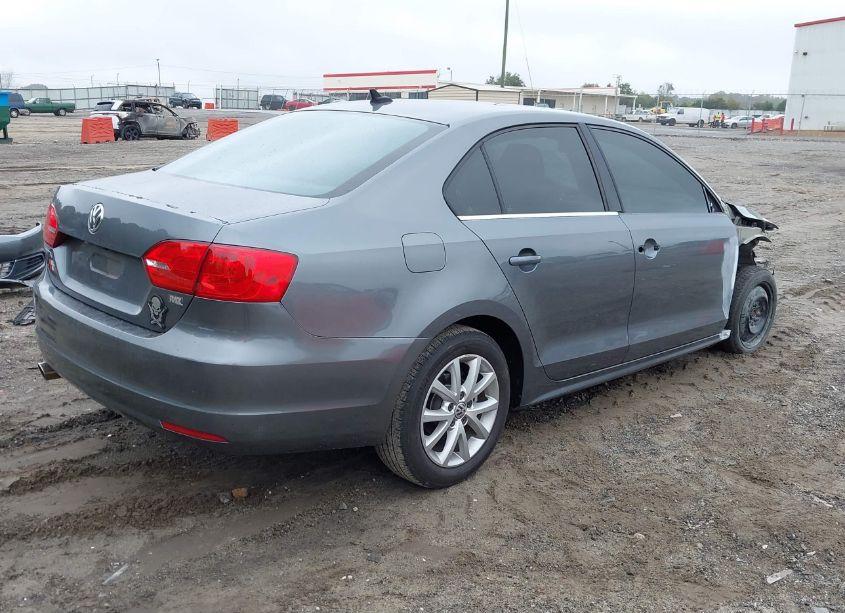 Photo 4 of 2014 Volkswagen Jetta 1.8T SE (VIN 3VWD17AJ0EM412113)