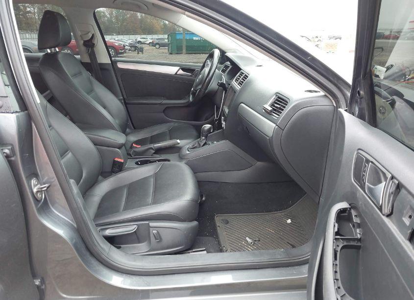 Photo 5 of 2014 Volkswagen Jetta 1.8T SE (VIN 3VWD17AJ0EM412113)