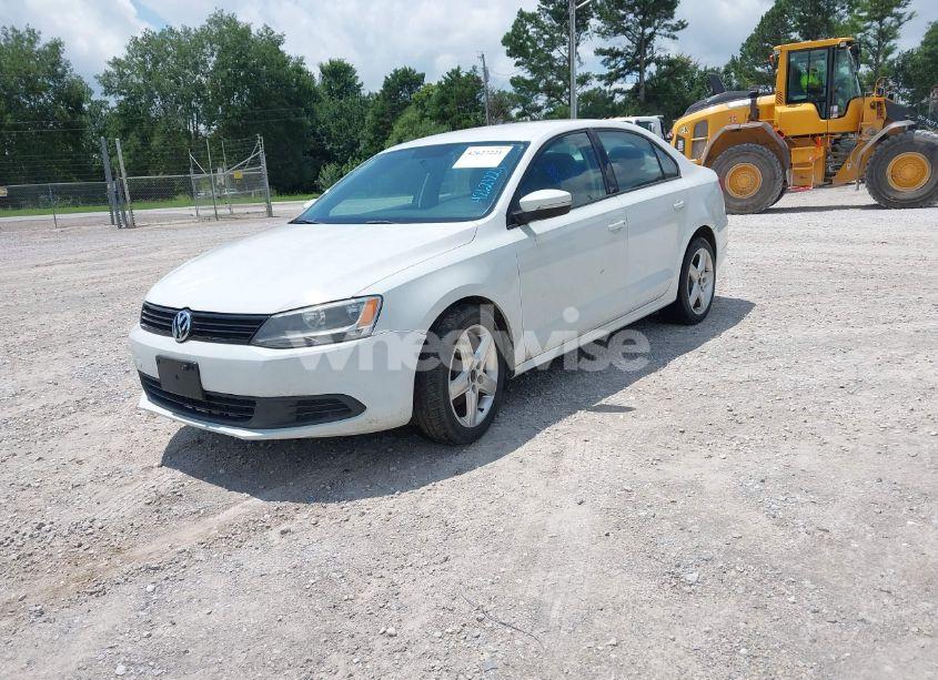 Photo 2 of 2014 Volkswagen Jetta 1.8T SE (VIN 3VWD17AJ0EM416579)