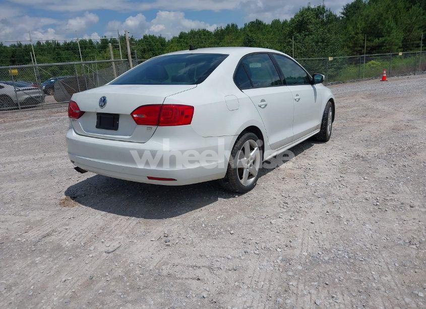 Photo 4 of 2014 Volkswagen Jetta 1.8T SE (VIN 3VWD17AJ0EM416579)