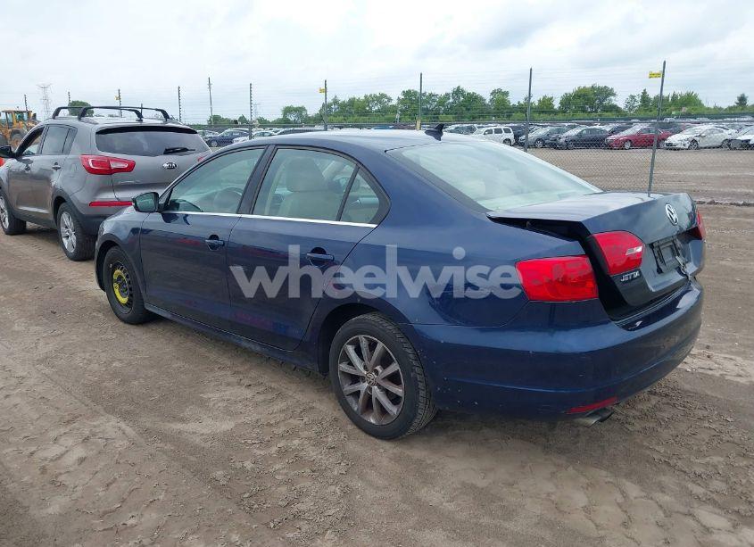 Photo 3 of 2014 Volkswagen Jetta 1.8T SE (VIN 3VWD17AJ0EM422267)