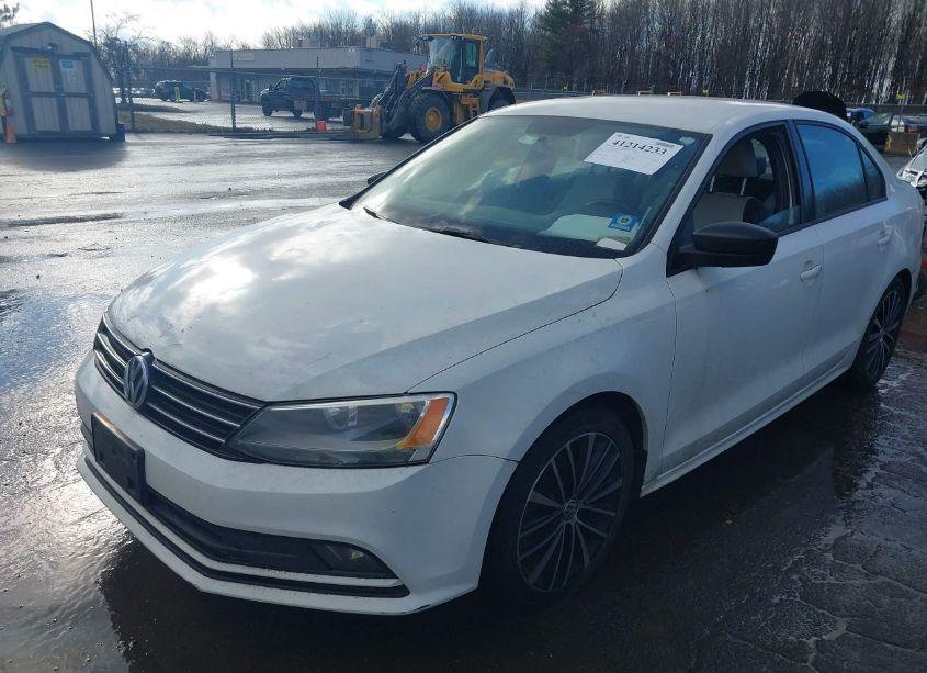Photo 2 of 2015 Volkswagen Jetta 1.8T SPORT (VIN 3VWD17AJ0FM215055)