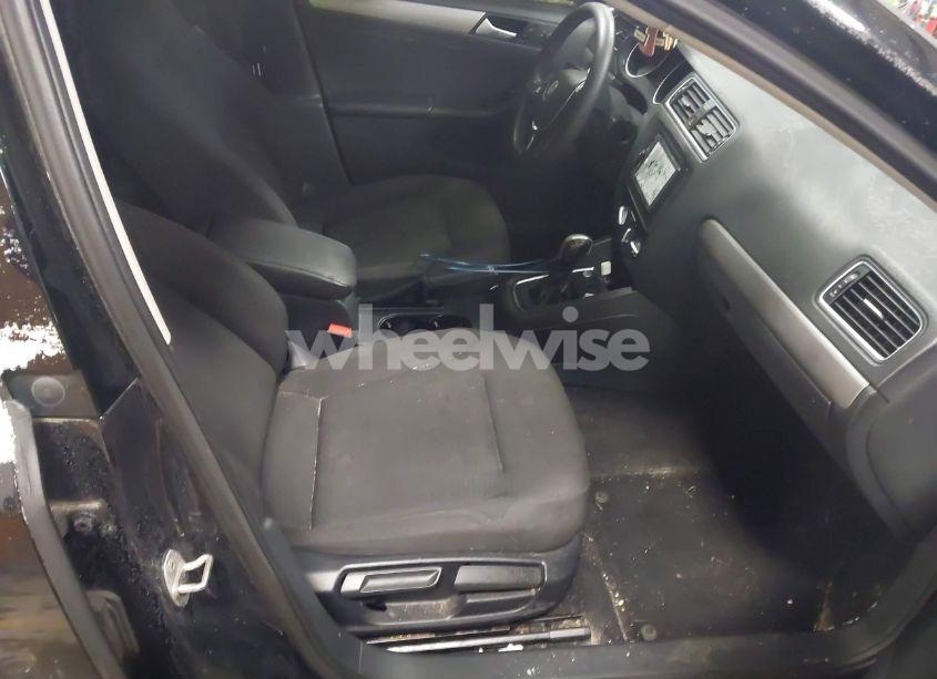 Photo 5 of 2015 Volkswagen Jetta 1.8T SE (VIN 3VWD17AJ0FM221616)