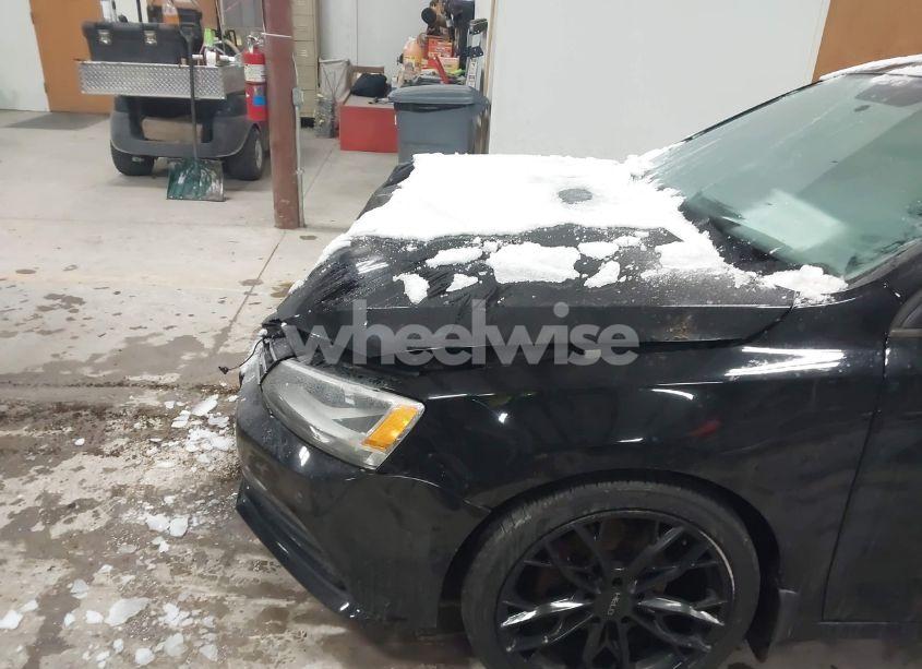 Photo 6 of 2015 Volkswagen Jetta 1.8T SE (VIN 3VWD17AJ0FM221616)