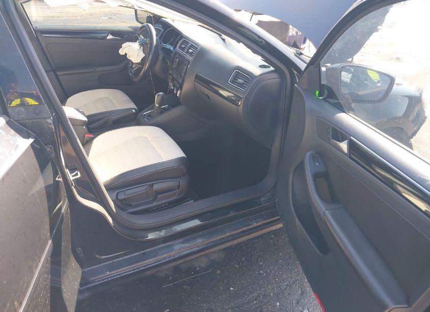 Photo 5 of 2015 Volkswagen Jetta 1.8T SPORT (VIN 3VWD17AJ0FM227898)