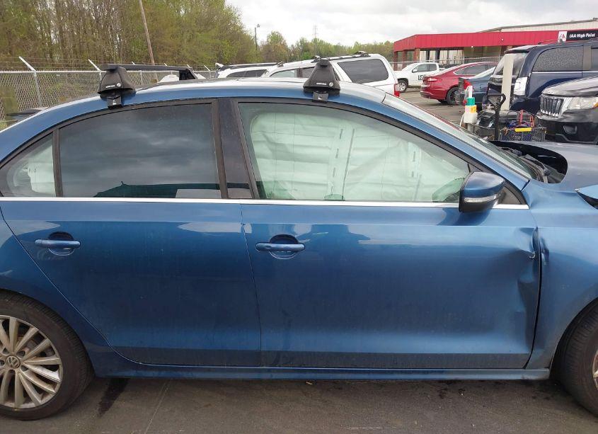 Photo 13 of 2015 Volkswagen Jetta 1.8T SE (VIN 3VWD17AJ0FM253790)