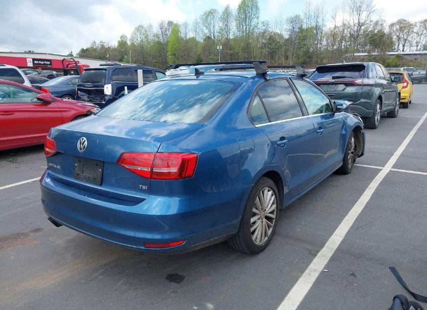 Photo 4 of 2015 Volkswagen Jetta 1.8T SE (VIN 3VWD17AJ0FM253790)